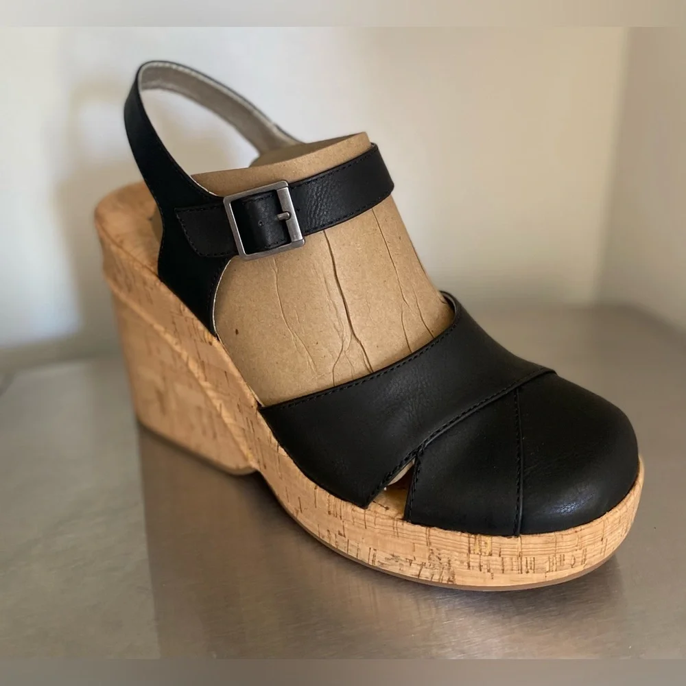 KORKS..WOMENS Black Leather Wedge Sandals
